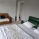 Apartment Georgiana 2 *