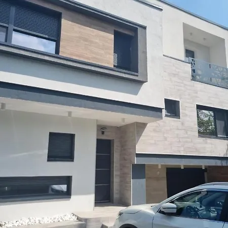 Georgiana 2 Apartment *
